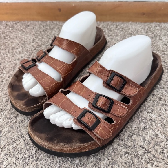 Betula brown croc embossed three strap brown sandal Size 9.5 - Picture 3 of 10